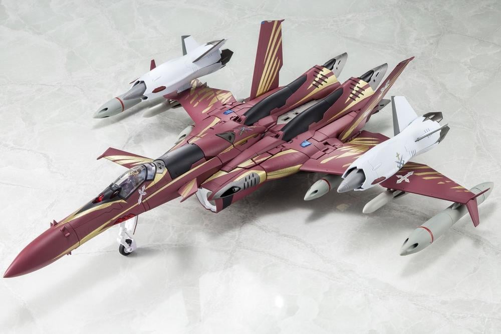 Macross Zero SV-51 Gamma Nora 1/60 Scale Transforming Figure Gallery Image 6