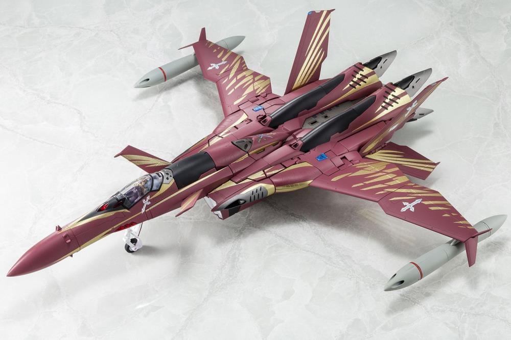 Macross Zero SV-51 Gamma Nora 1/60 Scale Transforming Figure Gallery Image 5