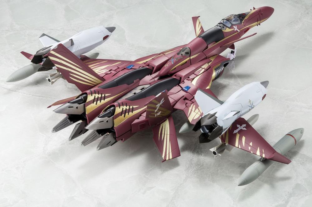 Macross Zero SV-51 Gamma Nora 1/60 Scale Transforming Figure Gallery Image 7