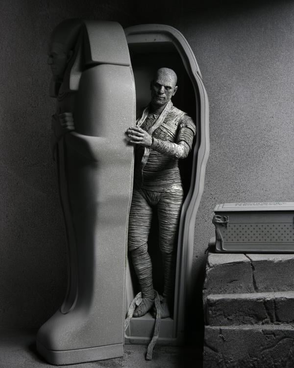 Universal Monsters Ultimate Mummy (Black & White) Figure Gallery Image 7