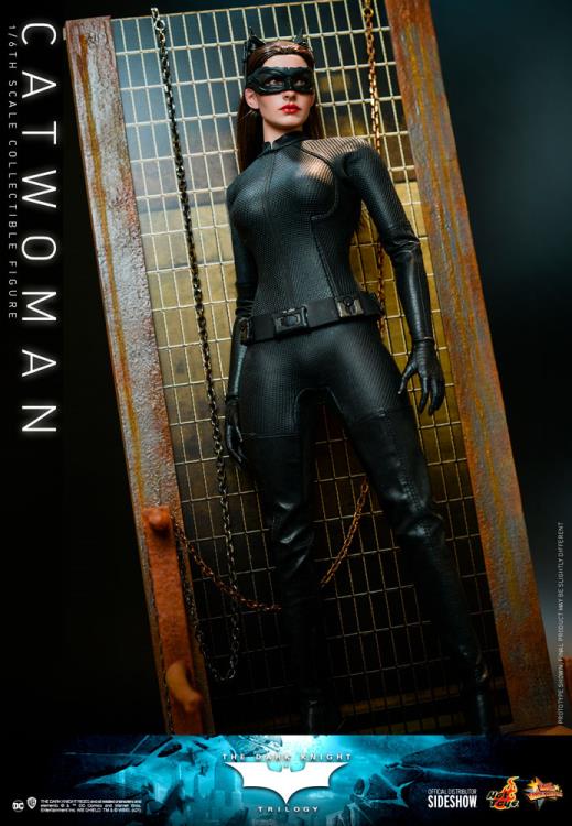 The Dark Knight Rises MMS627 Catwoman 1/6th Scale Collectible Figure Gallery Image 4