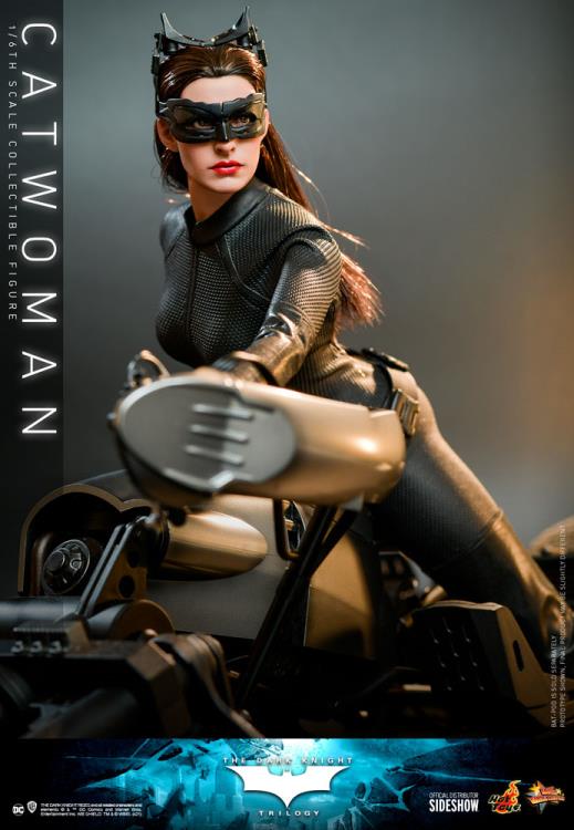 The Dark Knight Rises MMS627 Catwoman 1/6th Scale Collectible Figure Gallery Image 7