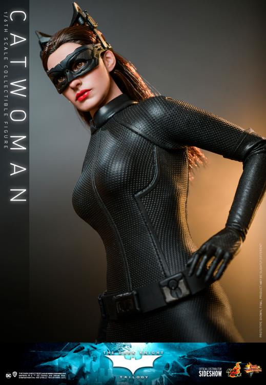 The Dark Knight Rises MMS627 Catwoman 1/6th Scale Collectible Figure Gallery Image 8