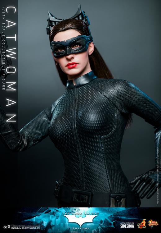The Dark Knight Rises MMS627 Catwoman 1/6th Scale Collectible Figure Gallery Image 9