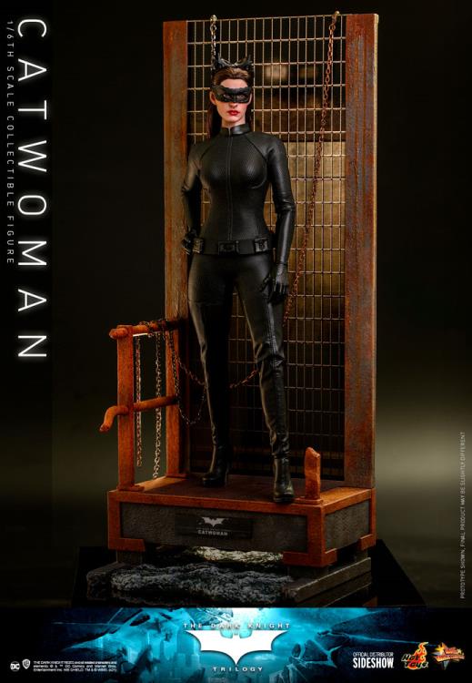 The Dark Knight Rises MMS627 Catwoman 1/6th Scale Collectible Figure Gallery Image 10