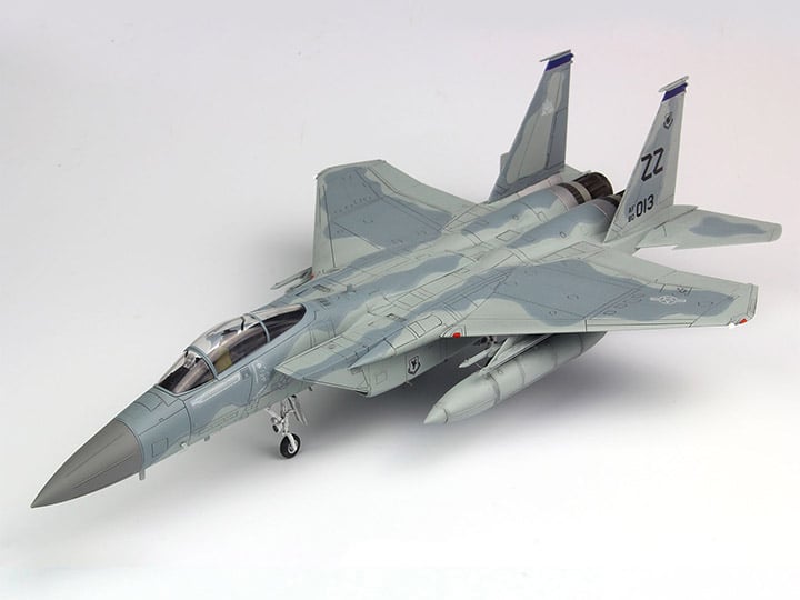 U.S. Air Force Fighter F-15C Eagle (Kadena AB) 1/72 Scale Model Kit