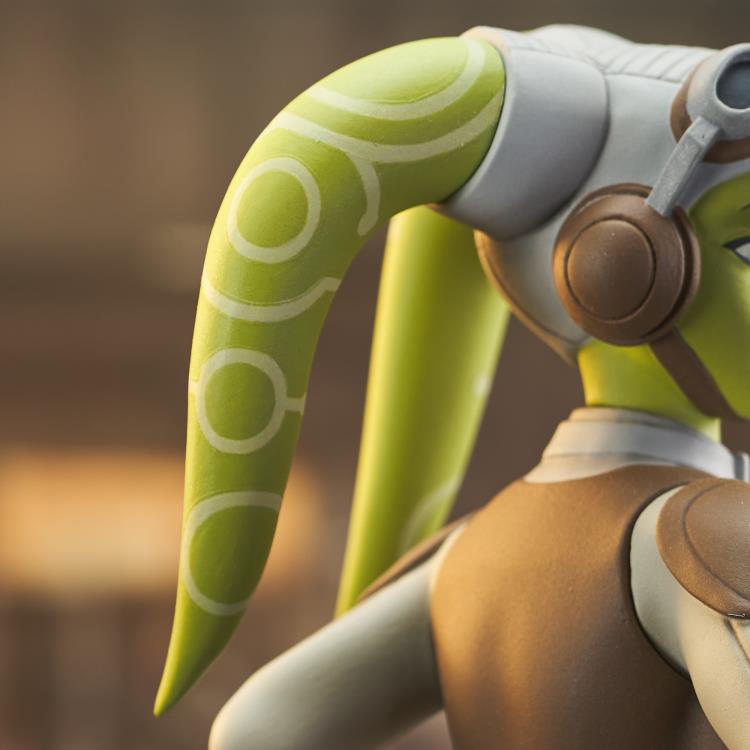 Star Wars Rebels Hera and Chopper 1/7 Scale Limited Edition Bust Set Gallery Image 9