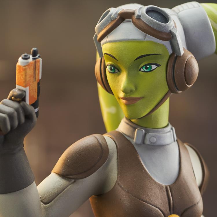 Star Wars Rebels Hera and Chopper 1/7 Scale Limited Edition Bust Set Gallery Image 7