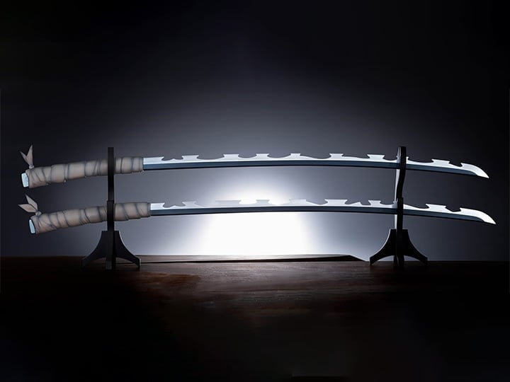 Demon Slayer: Kimetsu no Yaiba Proplica Inosuke Hashibara's Nichirin Swords Gallery Image 1