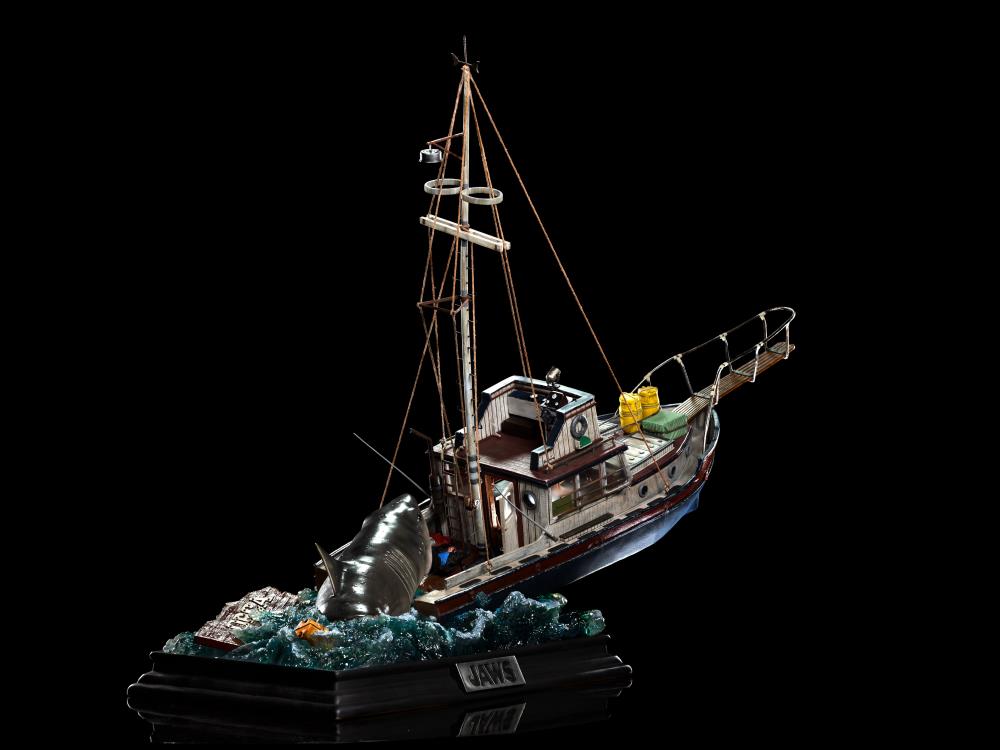 Jaws Attack 1/20 Demi Art Scale Limited Edition Statue Gallery Image 7