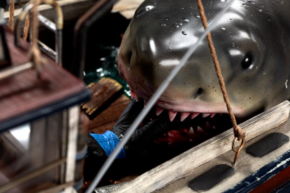 Jaws Attack 1/20 Demi Art Scale Limited Edition Statue Gallery Image 15