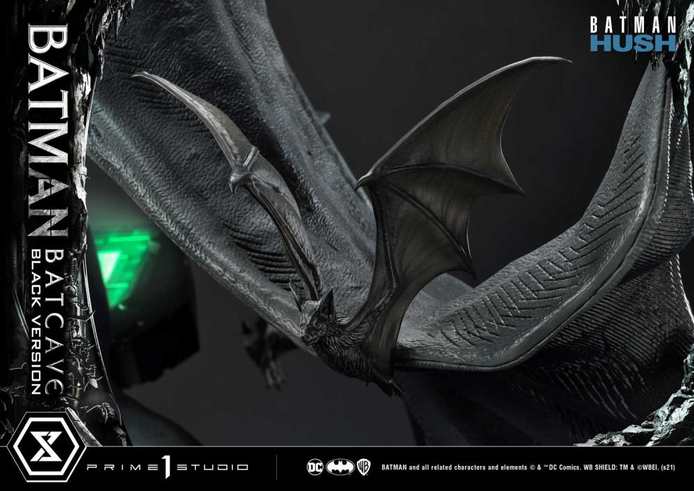 Batman: Hush Museum Masterline Batman (Batcave Black Ver.) 1/3 Scale Statue Gallery Image 43