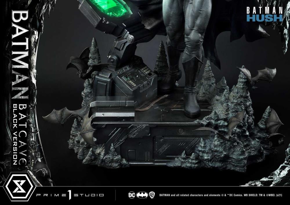 Batman: Hush Museum Masterline Batman (Batcave Black Ver.) 1/3 Scale Statue Gallery Image 40