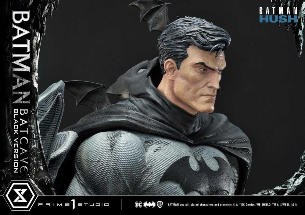 Batman: Hush Museum Masterline Batman (Batcave Black Ver.) 1/3 Scale Statue Gallery Image 37