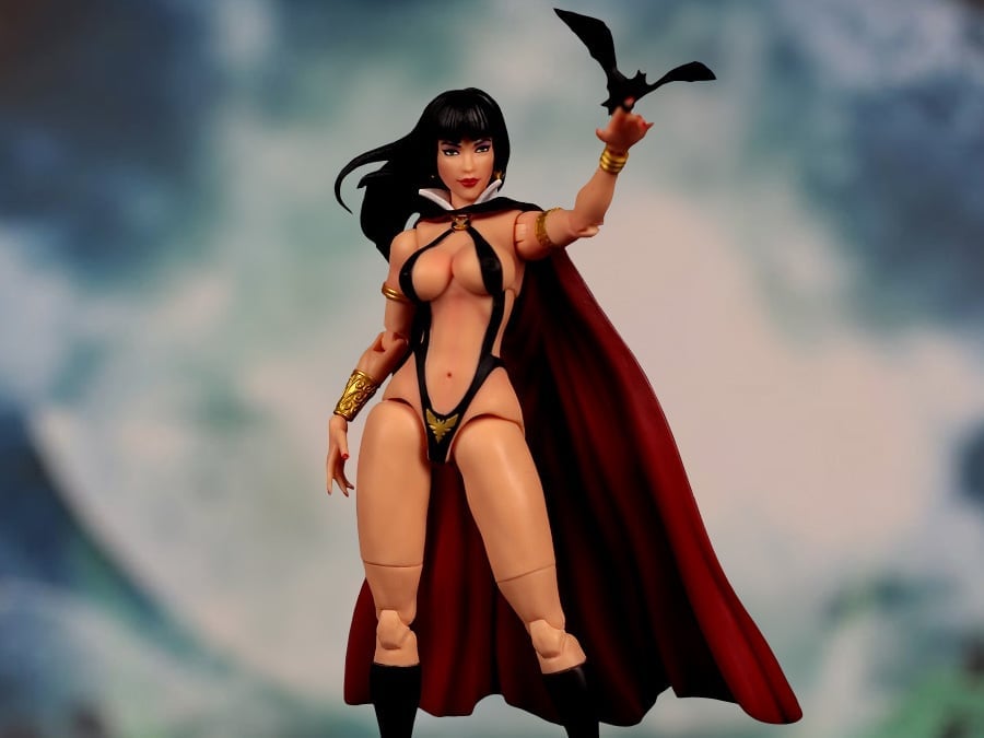 Vampirella (Black) 1/12 Scale BBTS Exclusive Figure Gallery Image 1