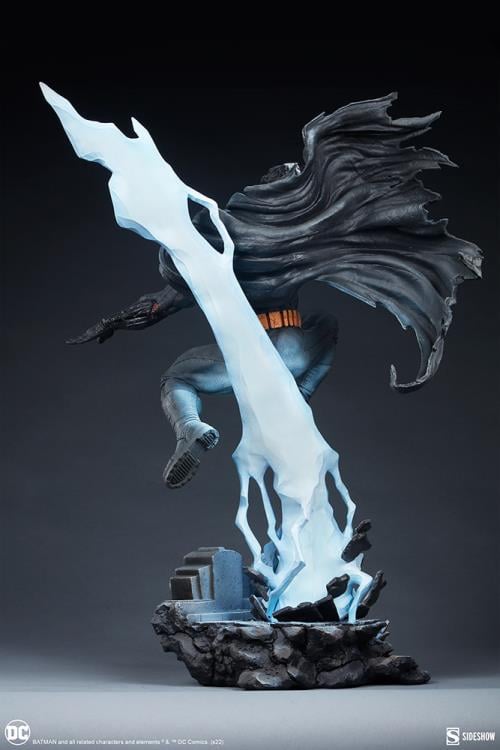 Batman: The Dark Knight Returns Premium Format Batman Limited Edition Statue Gallery Image 6