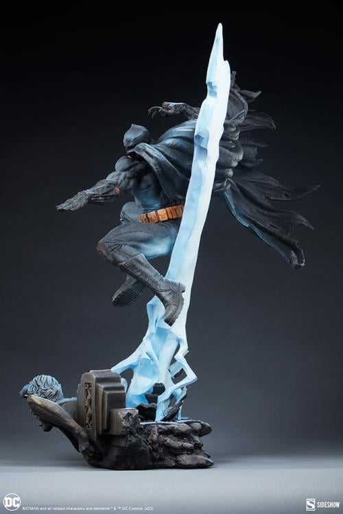Batman: The Dark Knight Returns Premium Format Batman Limited Edition Statue Gallery Image 5
