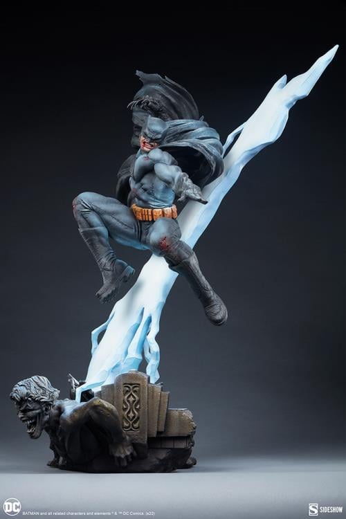 Batman: The Dark Knight Returns Premium Format Batman Limited Edition Statue Gallery Image 4