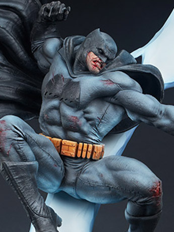 Batman: The Dark Knight Returns Premium Format Batman Limited Edition Statue Gallery Image 2