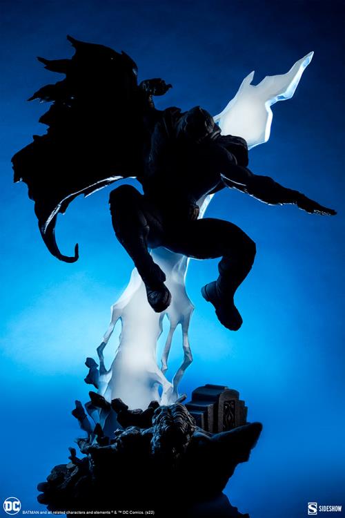 Batman: The Dark Knight Returns Premium Format Batman Limited Edition Statue Gallery Image 10