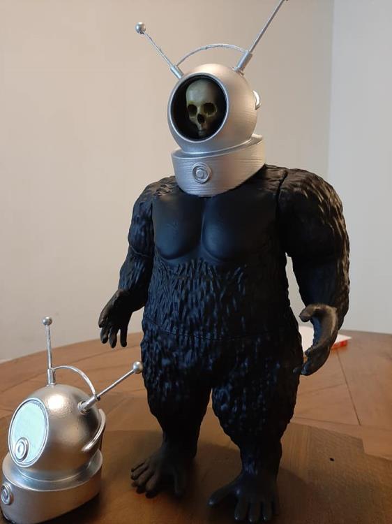 Robot Monster Ro-Man Deluxe 13-Inch Vinyl Figure Gallery Image 4