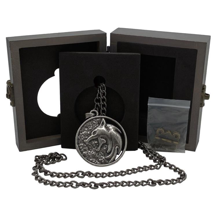 The Witcher (Netflix) Geralt Medallion Gallery Image 3