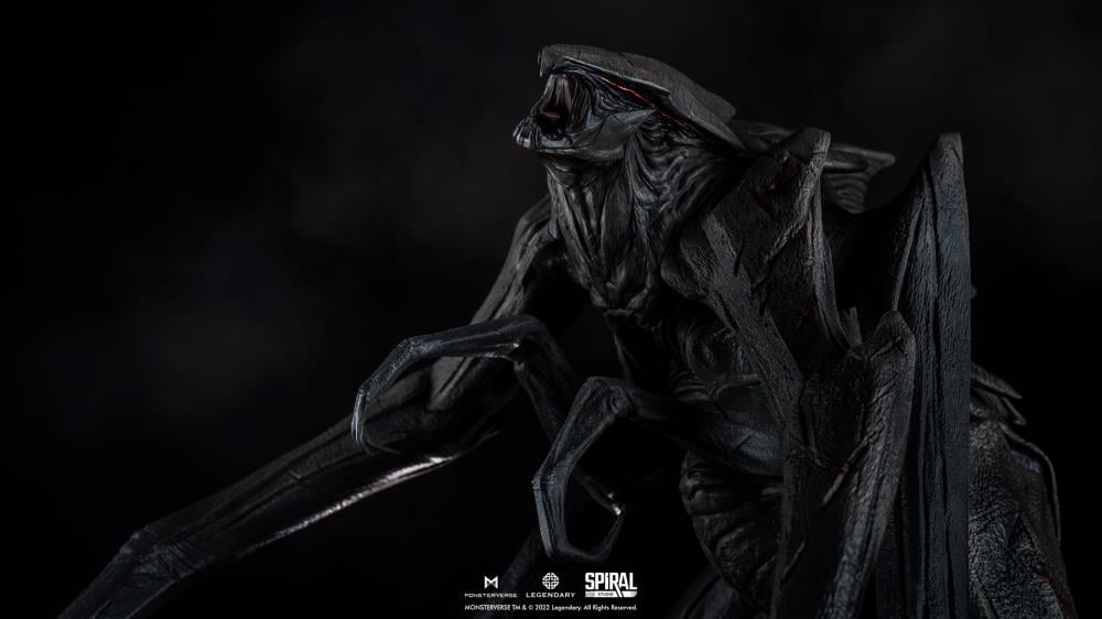 Godzilla: King of the Monsters Queen MUTO Vinyl Statue Gallery Image 11