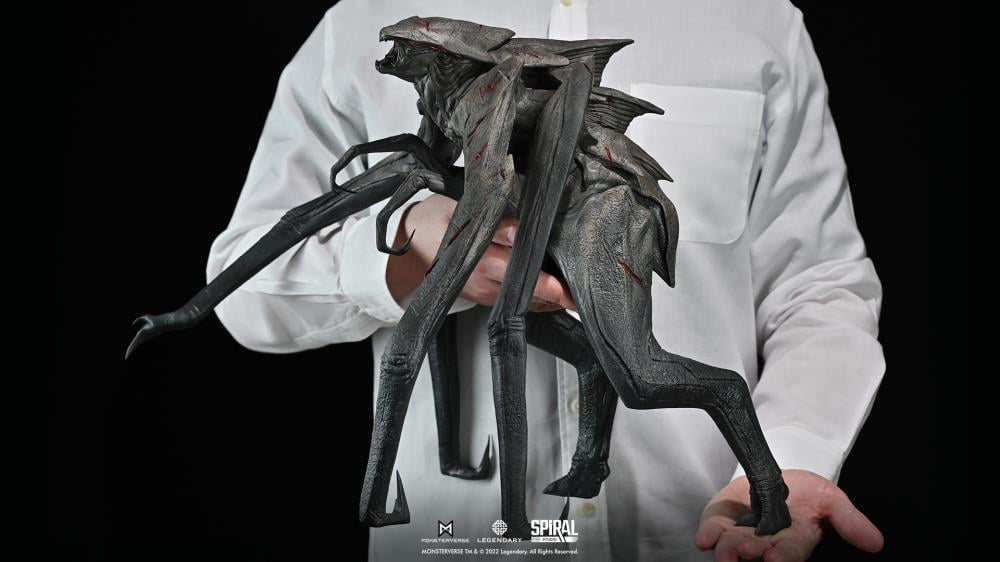 Godzilla: King of the Monsters Queen MUTO Vinyl Statue Gallery Image 15