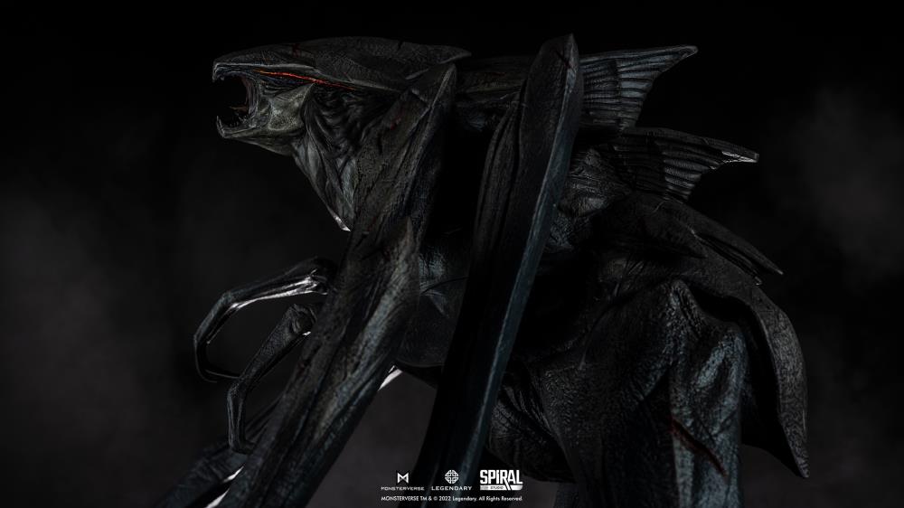 Godzilla: King of the Monsters Queen MUTO Vinyl Statue Gallery Image 12