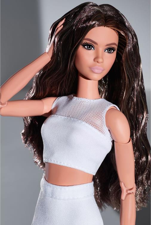 Barbie Looks Barbie Doll (Original, Brunette Hair) Gallery Image 7