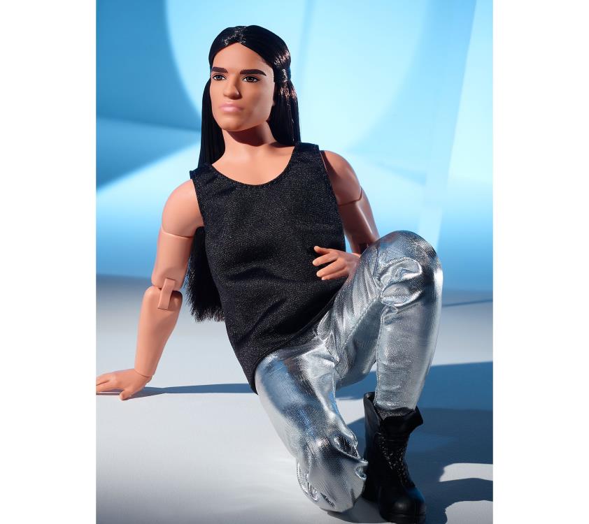 Barbie Looks Ken Doll (Long, Brunette Hair) Gallery Image 13