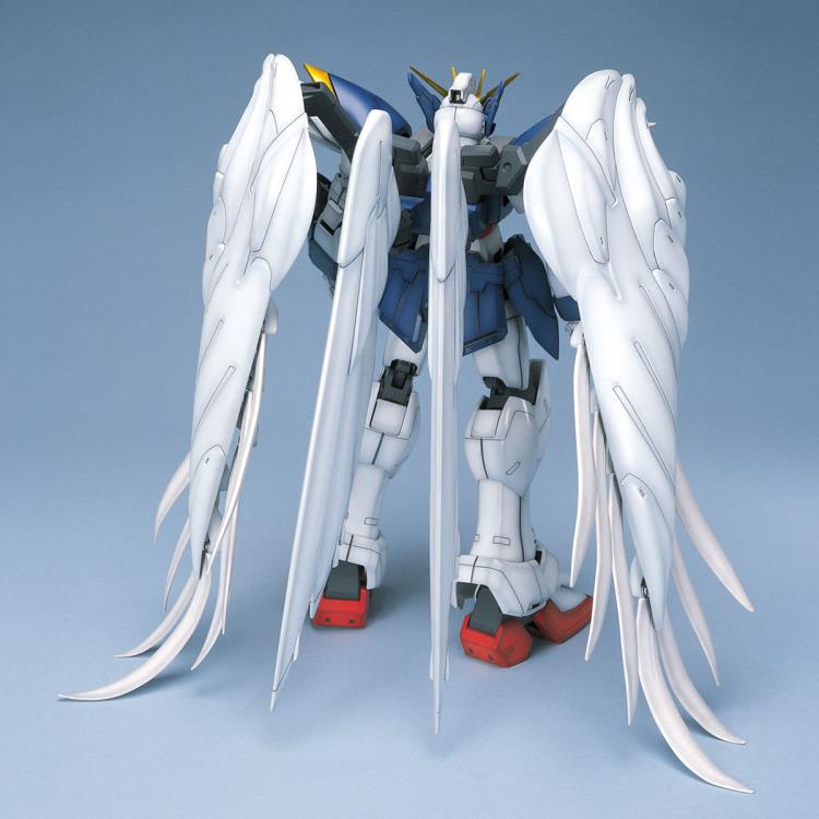 Gundam Wing: Endless Waltz PG Wing Gundam Zero Custom 1/60 Scale Model Kit Gallery Image 4