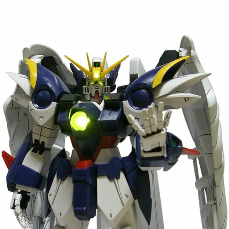 Gundam Wing: Endless Waltz PG Wing Gundam Zero Custom 1/60 Scale Model Kit Gallery Image 16