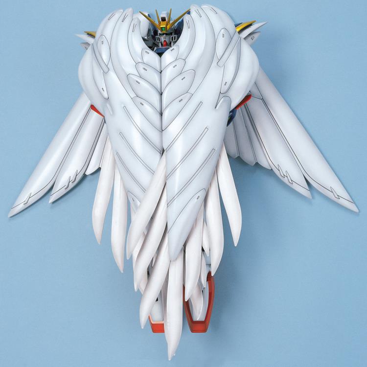 Gundam Wing: Endless Waltz PG Wing Gundam Zero Custom 1/60 Scale Model Kit Gallery Image 6
