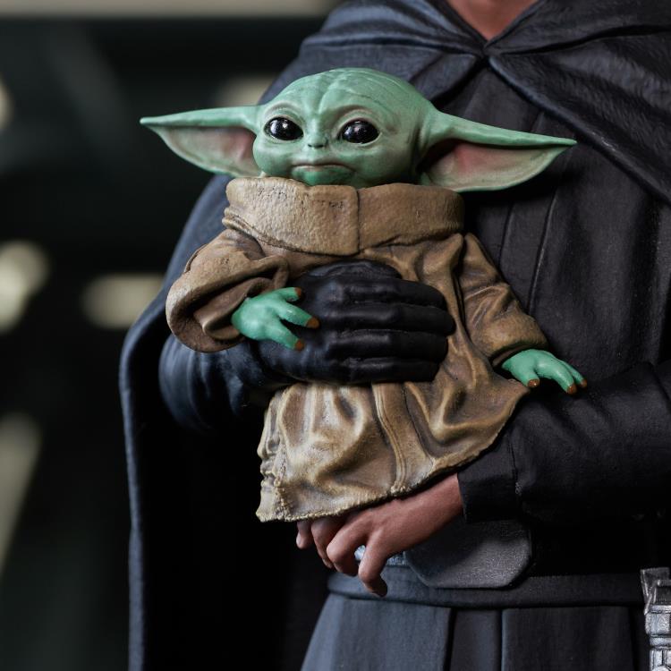 The Mandalorian Premier Collection Luke Skywalker & Grogu 1/7 Scale Limited Edition Statue Gallery Image 7