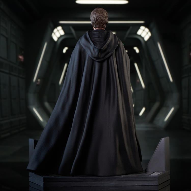The Mandalorian Premier Collection Luke Skywalker & Grogu 1/7 Scale Limited Edition Statue Gallery Image 5