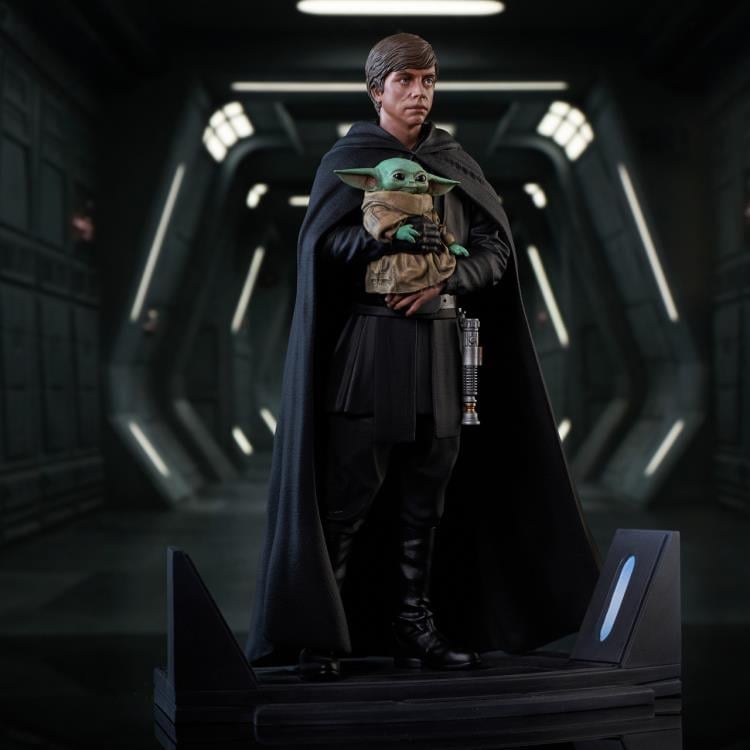 The Mandalorian Premier Collection Luke Skywalker & Grogu 1/7 Scale Limited Edition Statue Gallery Image 4