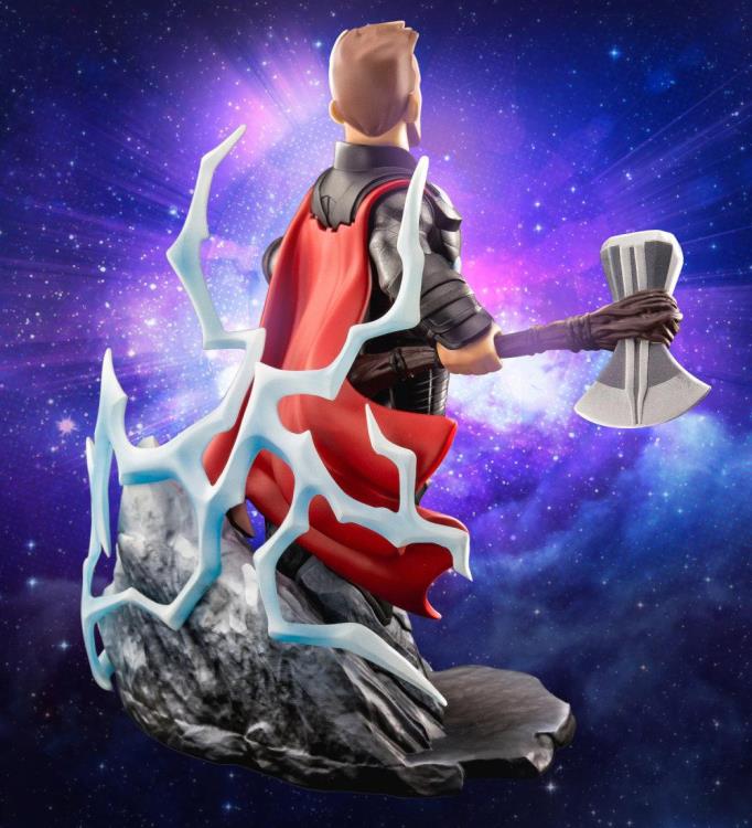 Avengers: Endgame Premium PVC Thor Gallery Image 5