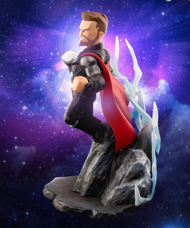Avengers: Endgame Premium PVC Thor Gallery Image 4